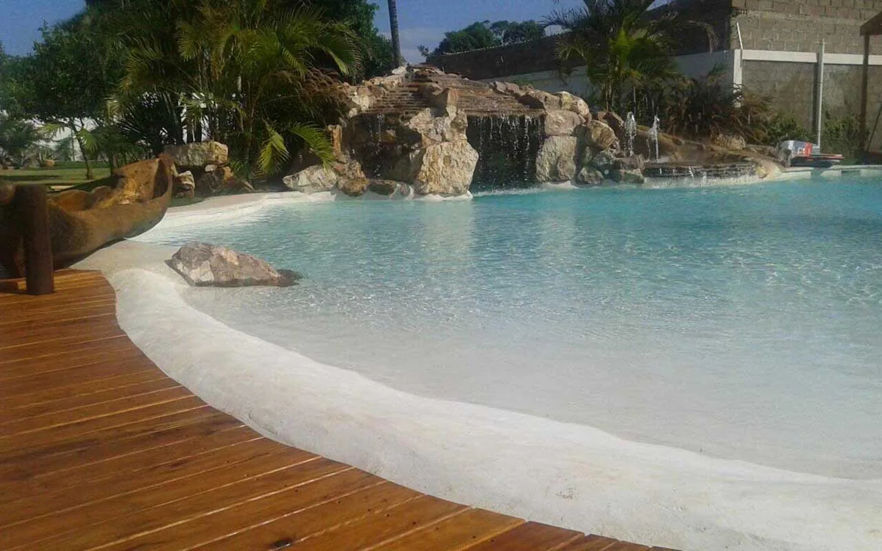 Construcao piscina luxo comporta 15