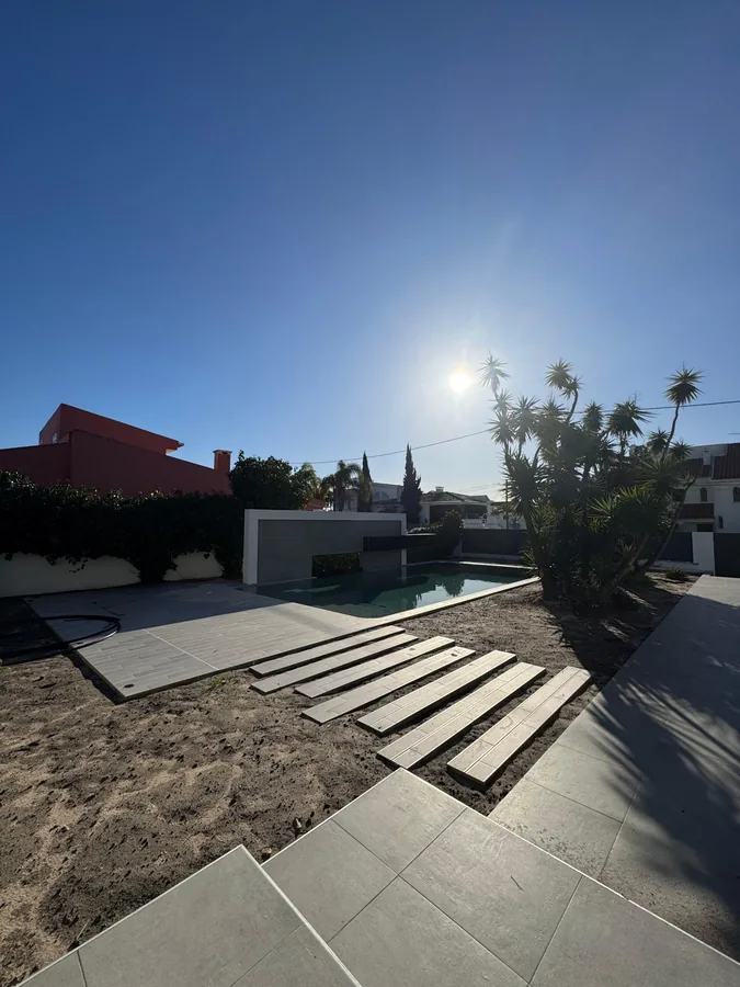 Construcao piscina luxo comporta 16