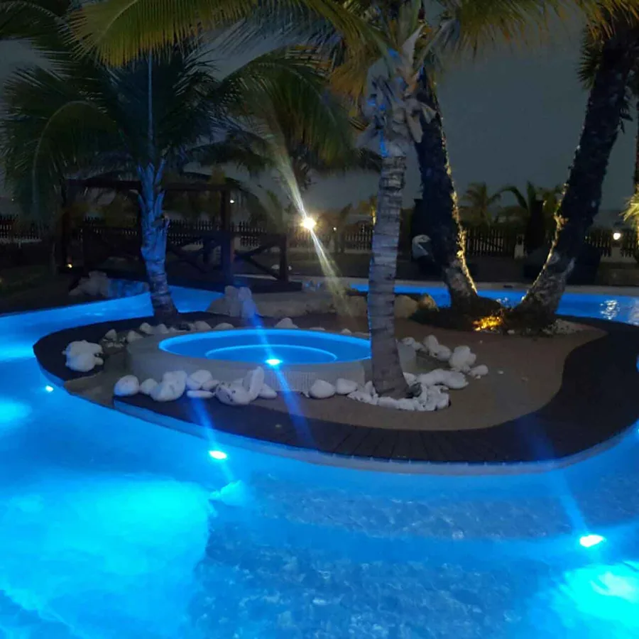 Construcao piscina luxo comporta 5